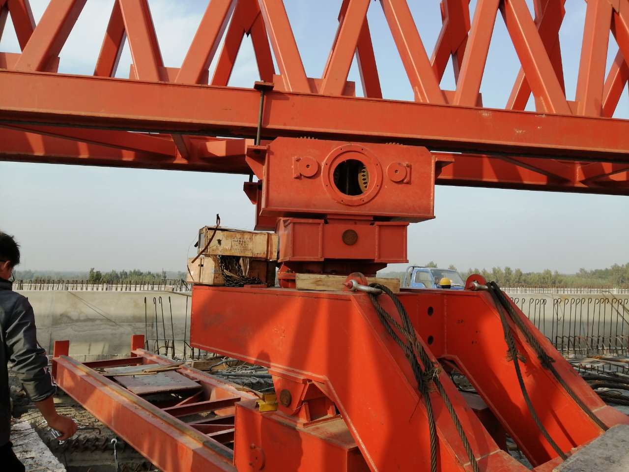 900吨架桥机在跨海大桥中的施工流程